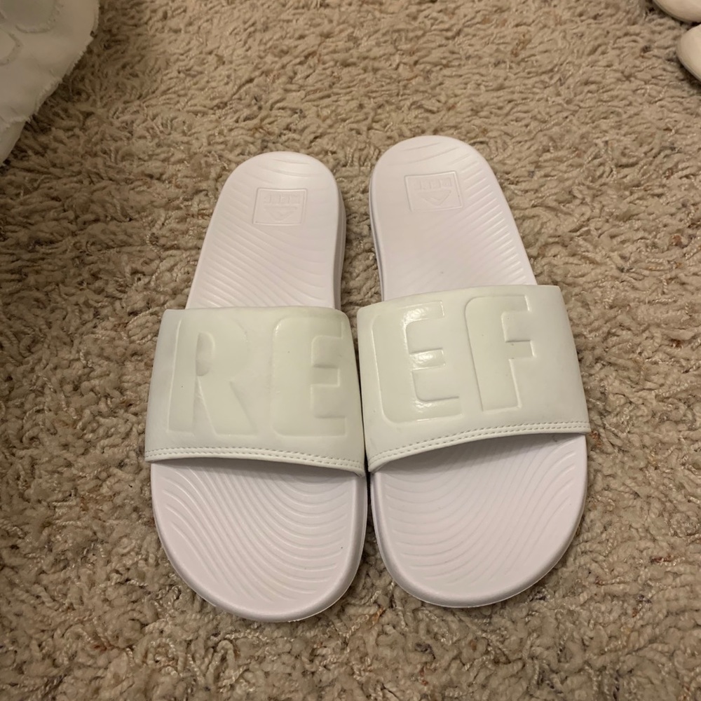 White reef slides